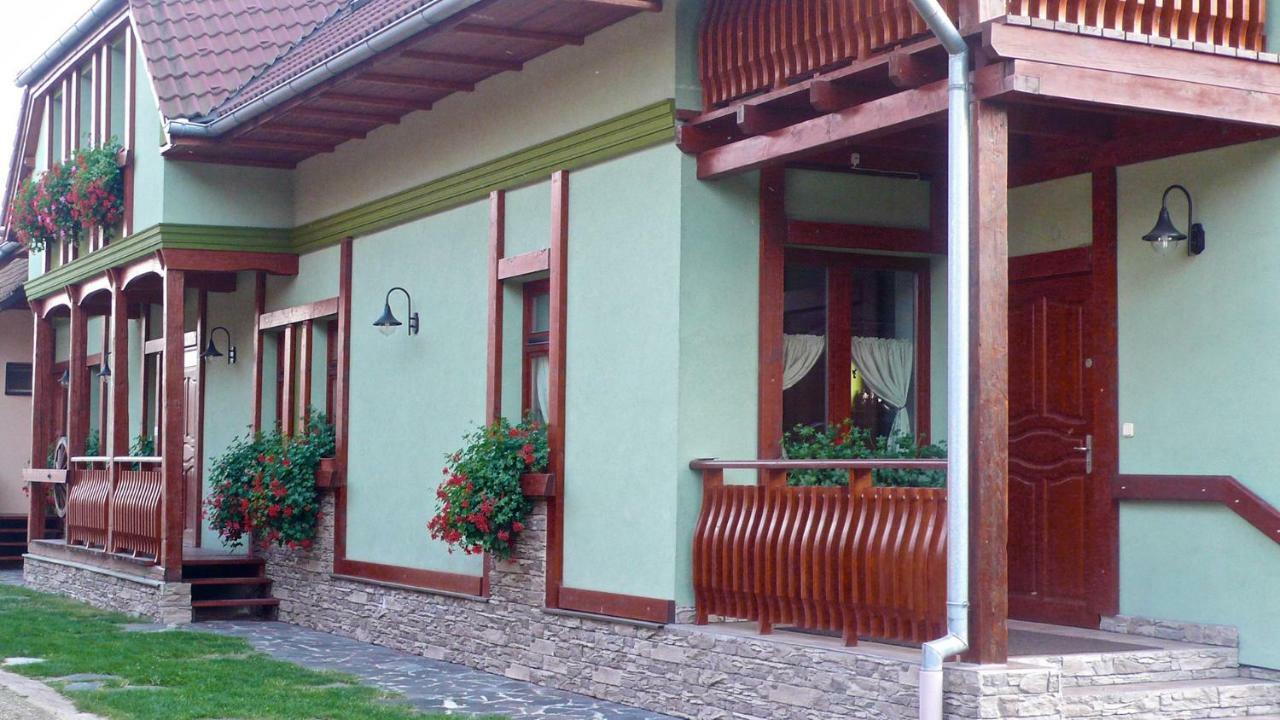 Holiday Resort Svarny Ruzomberok Bagian luar foto
